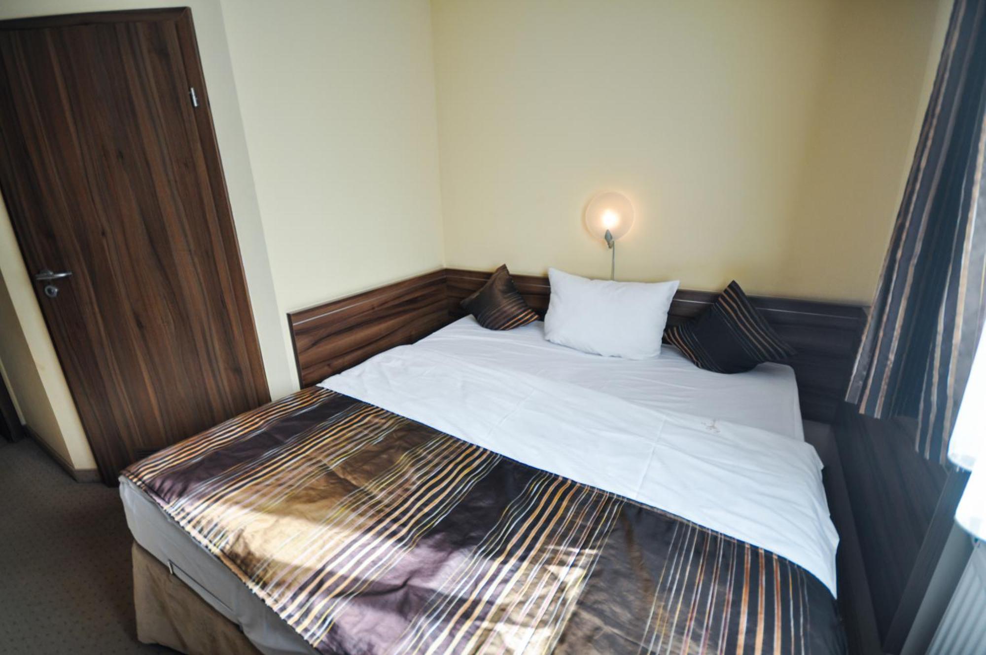 Hotel Trzy Swiaty Spa & Wellness Rajska Wyspa グリヴィツェ エクステリア 写真