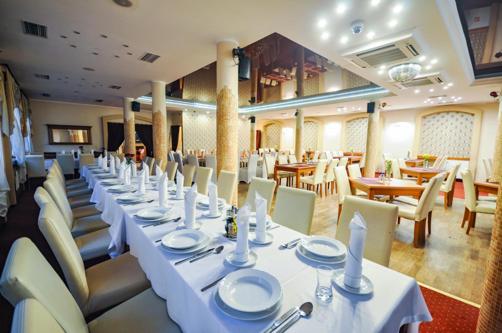 Hotel Trzy Swiaty Spa & Wellness Rajska Wyspa グリヴィツェ エクステリア 写真