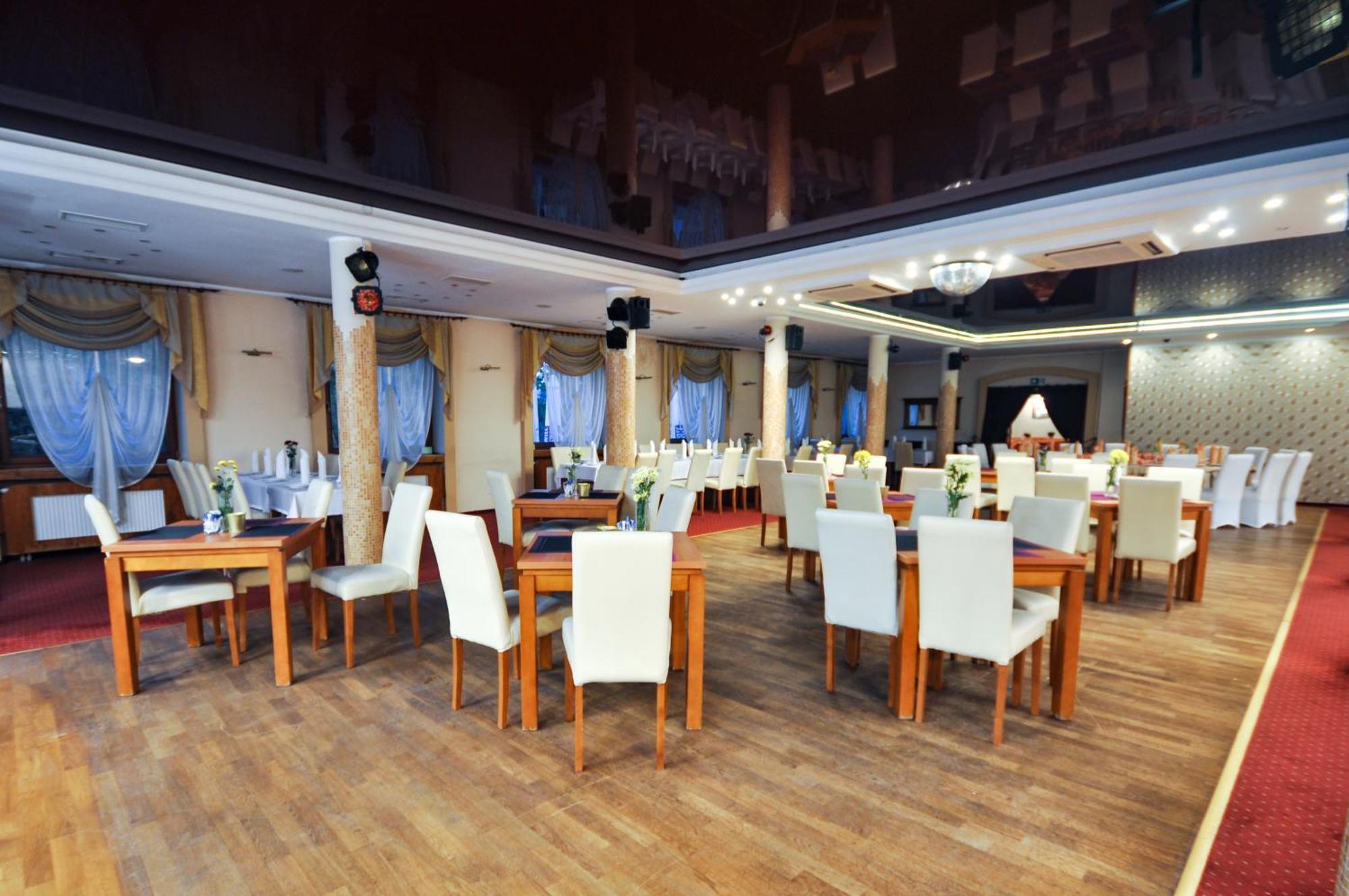 Hotel Trzy Swiaty Spa & Wellness Rajska Wyspa グリヴィツェ エクステリア 写真