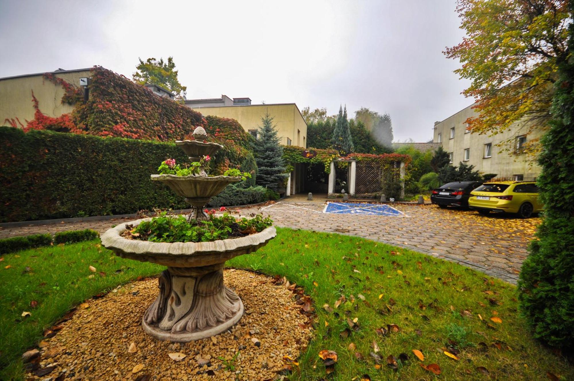 Hotel Trzy Swiaty Spa & Wellness Rajska Wyspa グリヴィツェ エクステリア 写真