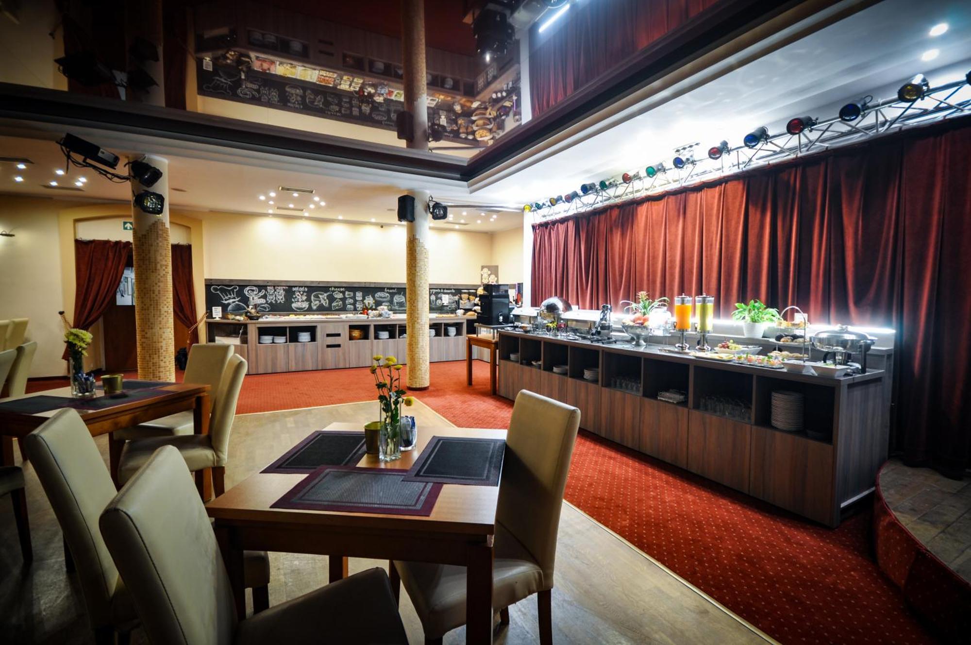 Hotel Trzy Swiaty Spa & Wellness Rajska Wyspa グリヴィツェ エクステリア 写真