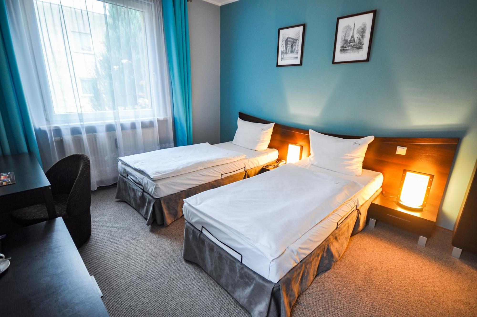 Hotel Trzy Swiaty Spa & Wellness Rajska Wyspa グリヴィツェ エクステリア 写真