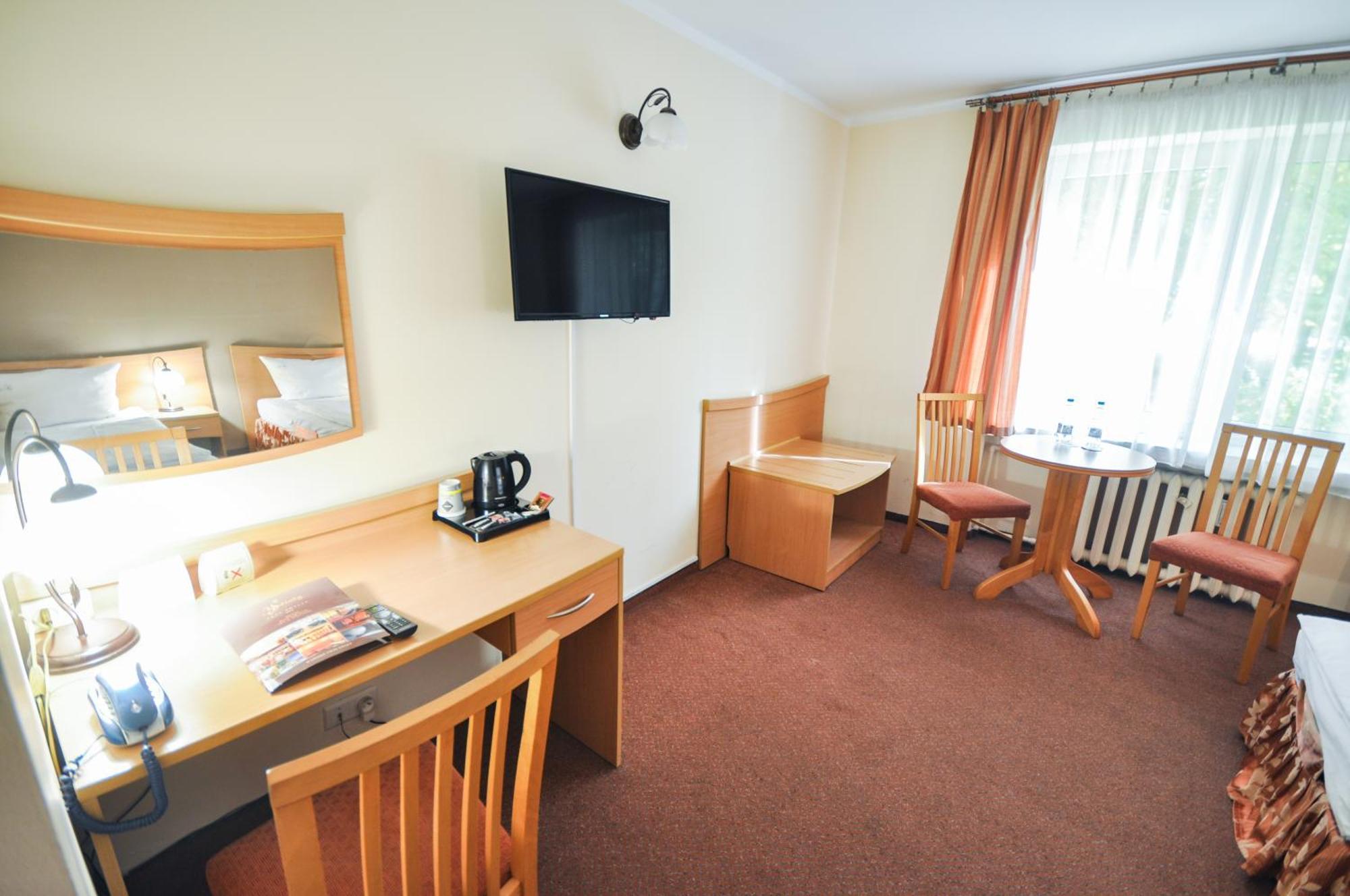 Hotel Trzy Swiaty Spa & Wellness Rajska Wyspa グリヴィツェ エクステリア 写真